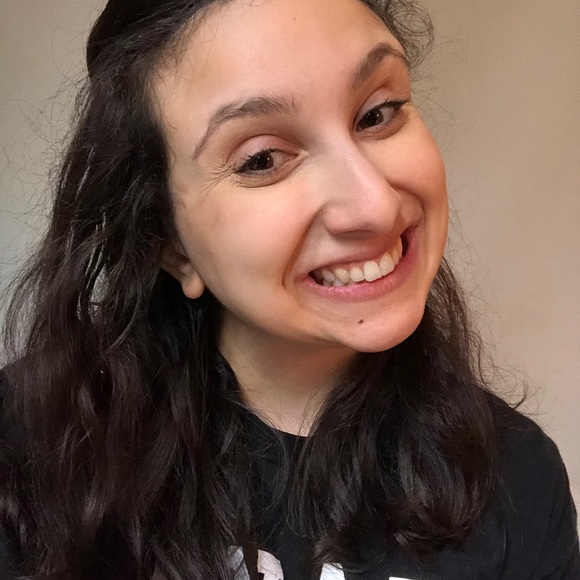 Meet your Posher, Chloe - Picture 1 of 1